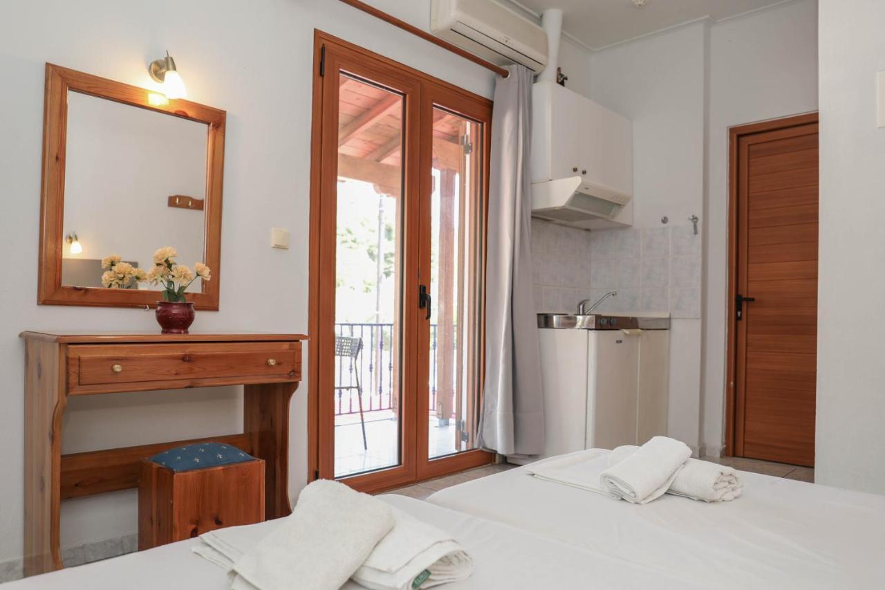 Ftelia Studios Skiathos Chora Extérieur photo
